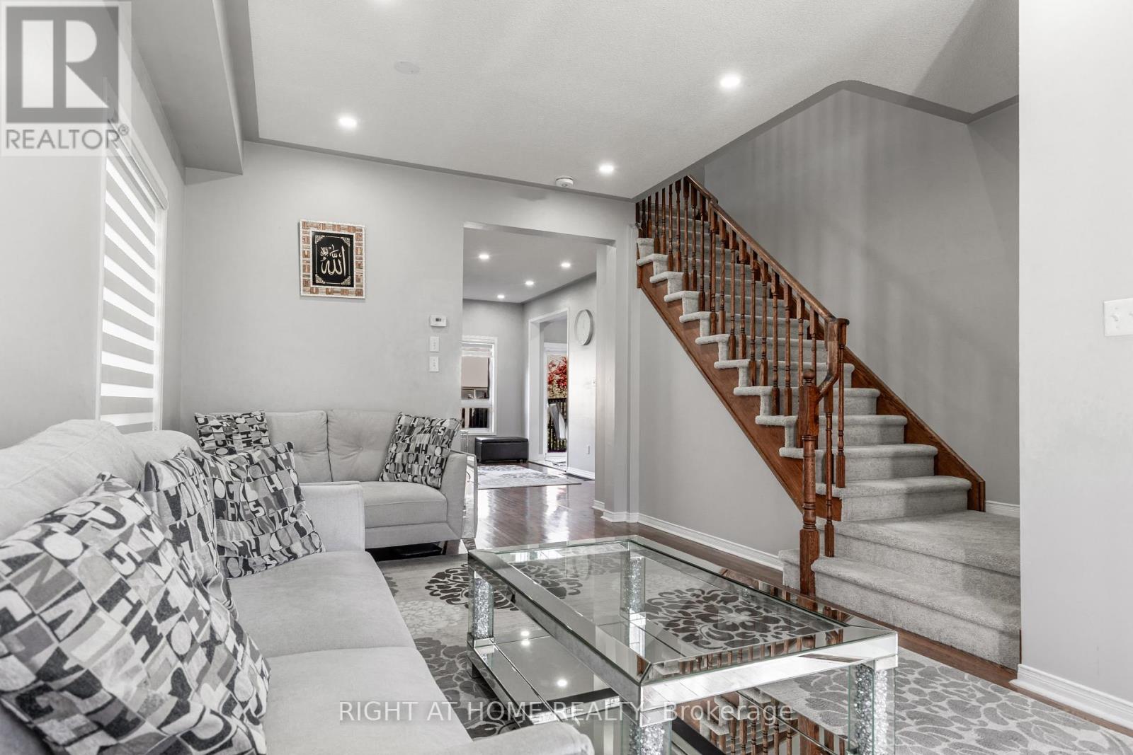 1107 Bonin Crescent, Milton, Ontario  L9T 0B2 - Photo 7 - W12474477