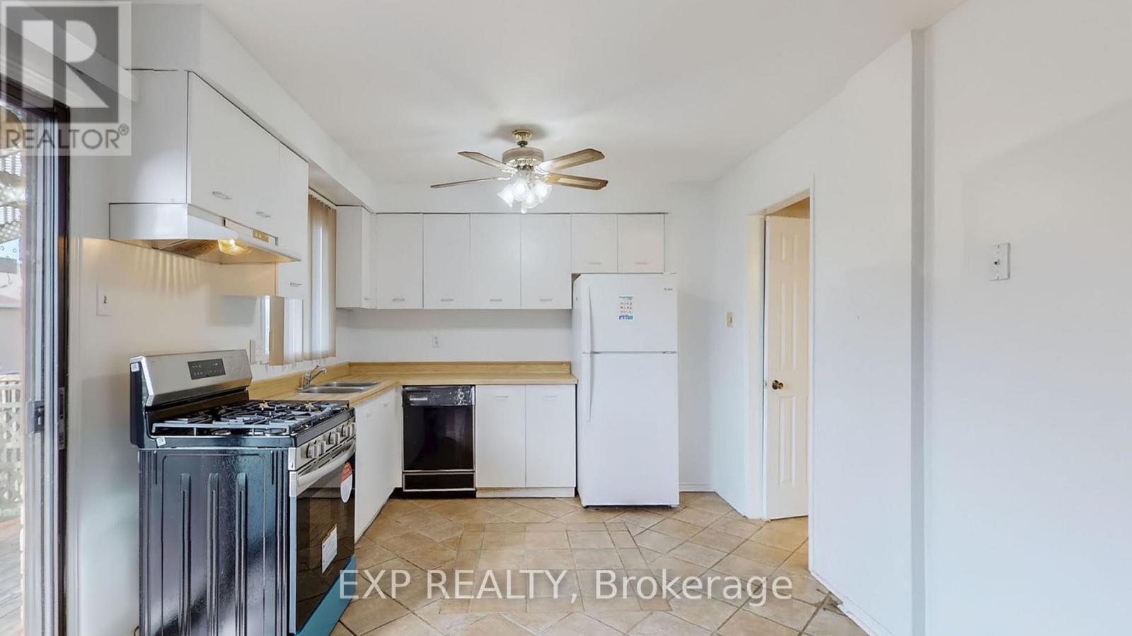 5023 Salishan Circle, Mississauga, Ontario  L5R 3E3 - Photo 13 - W12474491