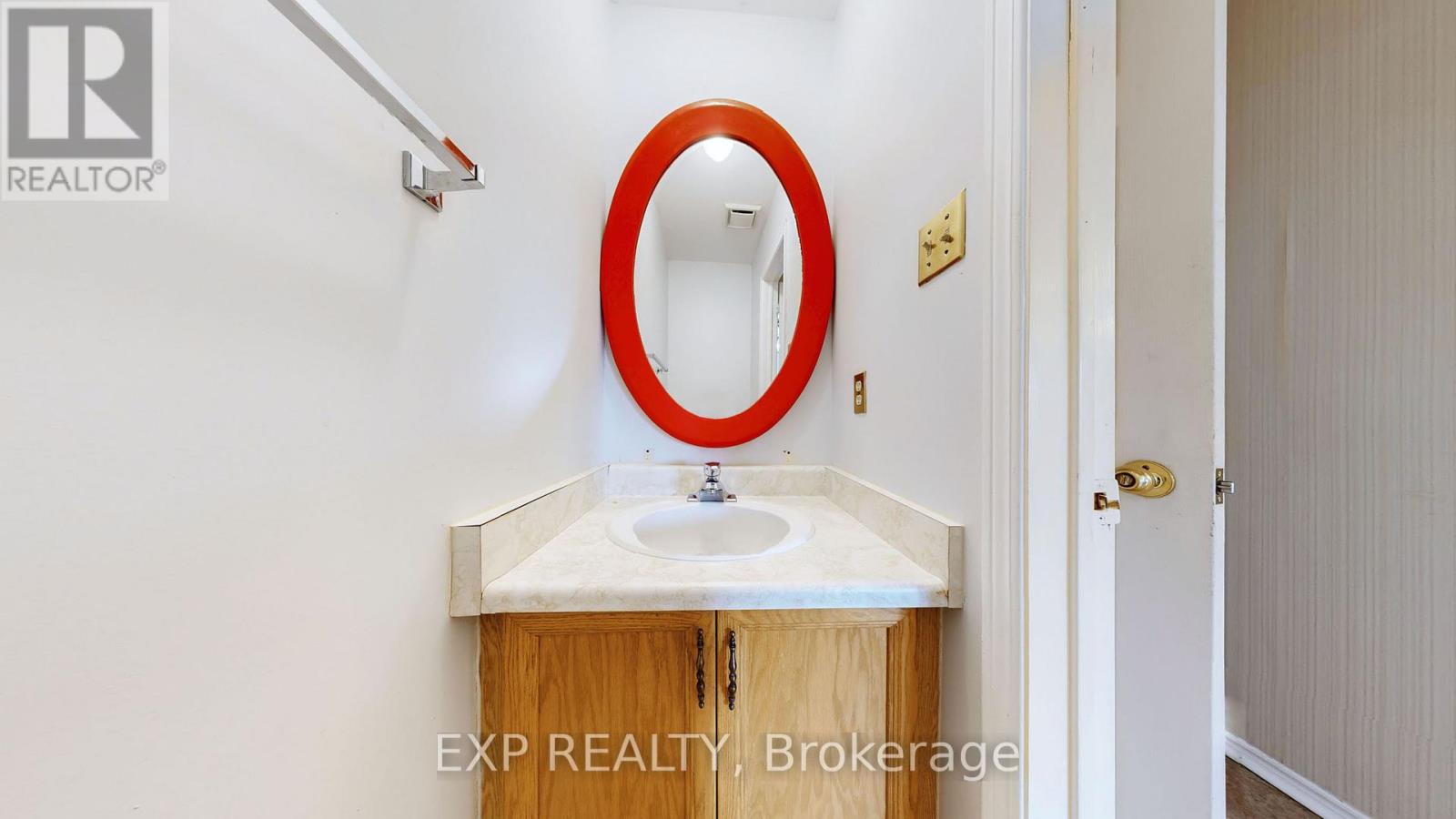 5023 Salishan Circle, Mississauga, Ontario  L5R 3E3 - Photo 14 - W12474491