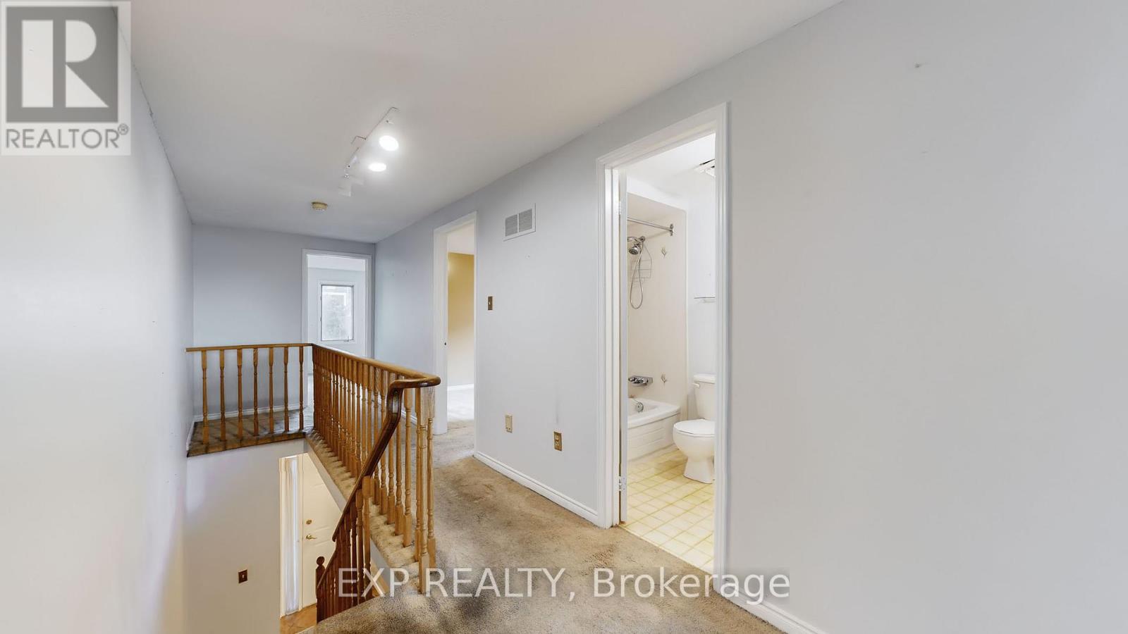 5023 Salishan Circle, Mississauga, Ontario  L5R 3E3 - Photo 16 - W12474491