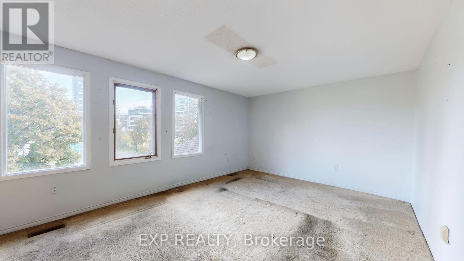 5023 Salishan Circle, Mississauga, Ontario  L5R 3E3 - Photo 27 - W12474491