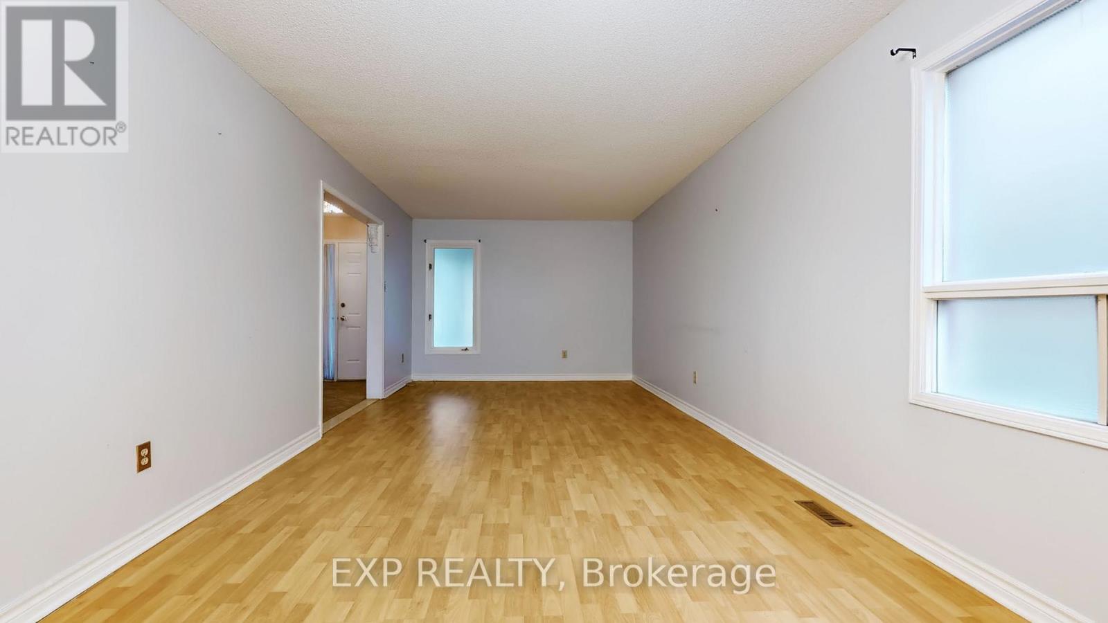 5023 Salishan Circle, Mississauga, Ontario  L5R 3E3 - Photo 6 - W12474491