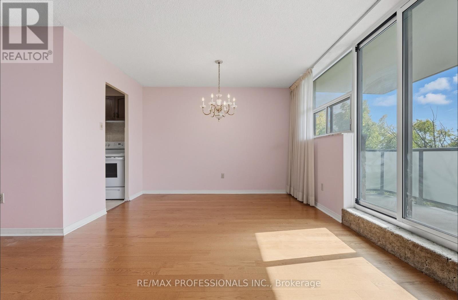405 - 2130 Weston Road, Toronto, Ontario  M9N 3R9 - Photo 13 - W12474493