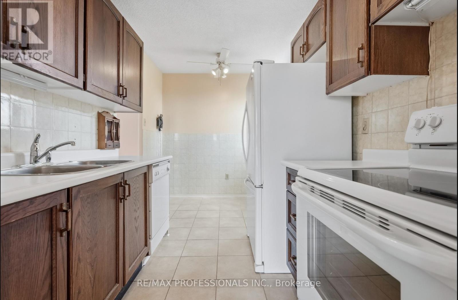 405 - 2130 Weston Road, Toronto, Ontario  M9N 3R9 - Photo 15 - W12474493