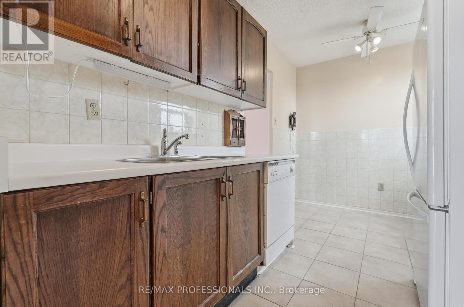 405 - 2130 Weston Road, Toronto, Ontario  M9N 3R9 - Photo 16 - W12474493