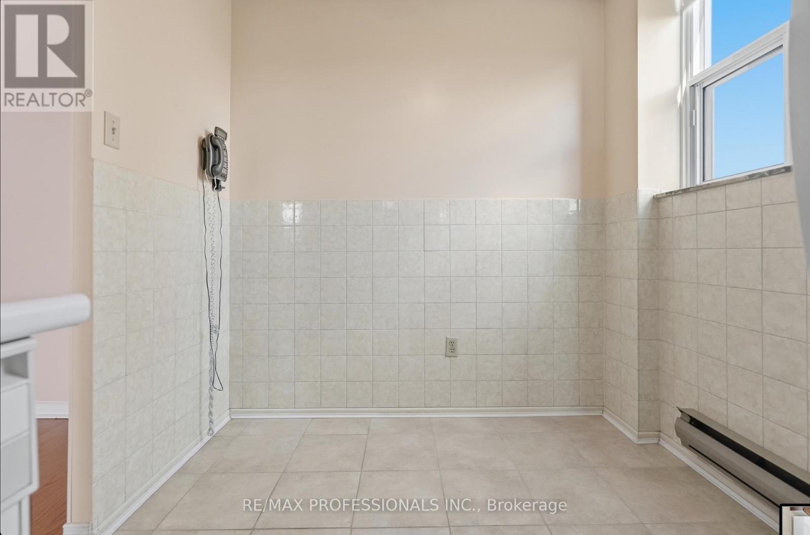405 - 2130 Weston Road, Toronto, Ontario  M9N 3R9 - Photo 17 - W12474493