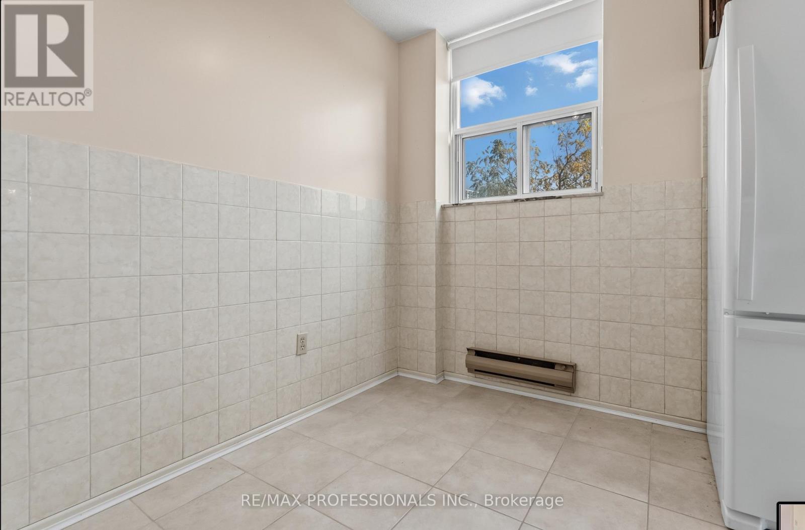 405 - 2130 Weston Road, Toronto, Ontario  M9N 3R9 - Photo 18 - W12474493