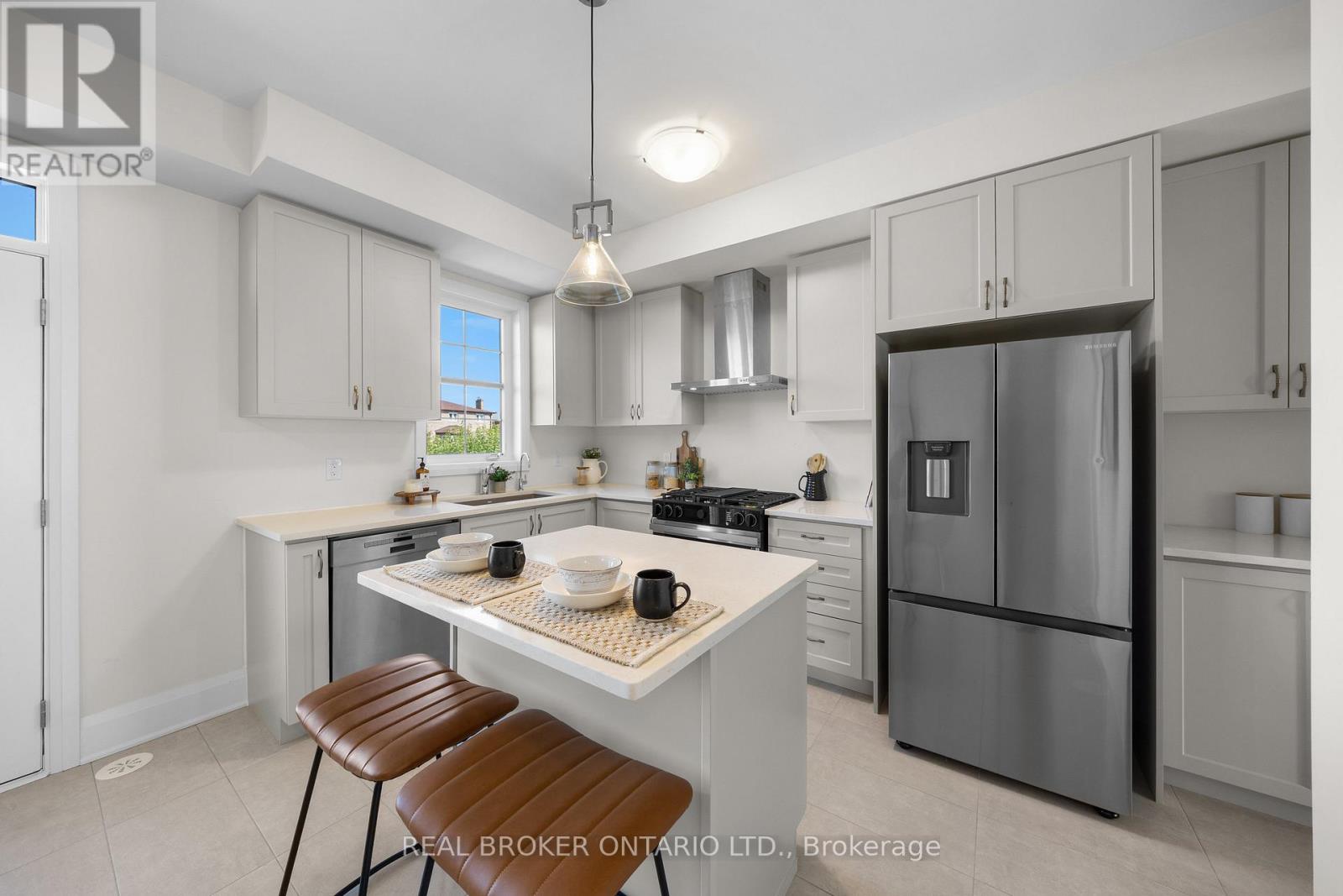 17 KENNISIS WAY, Vaughan, Ontario