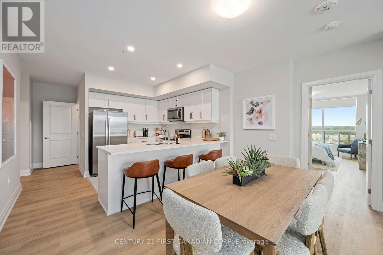 903 - 4286 King Street, Kitchener, Ontario  N2P 2E9 - Photo 5 - X12474515