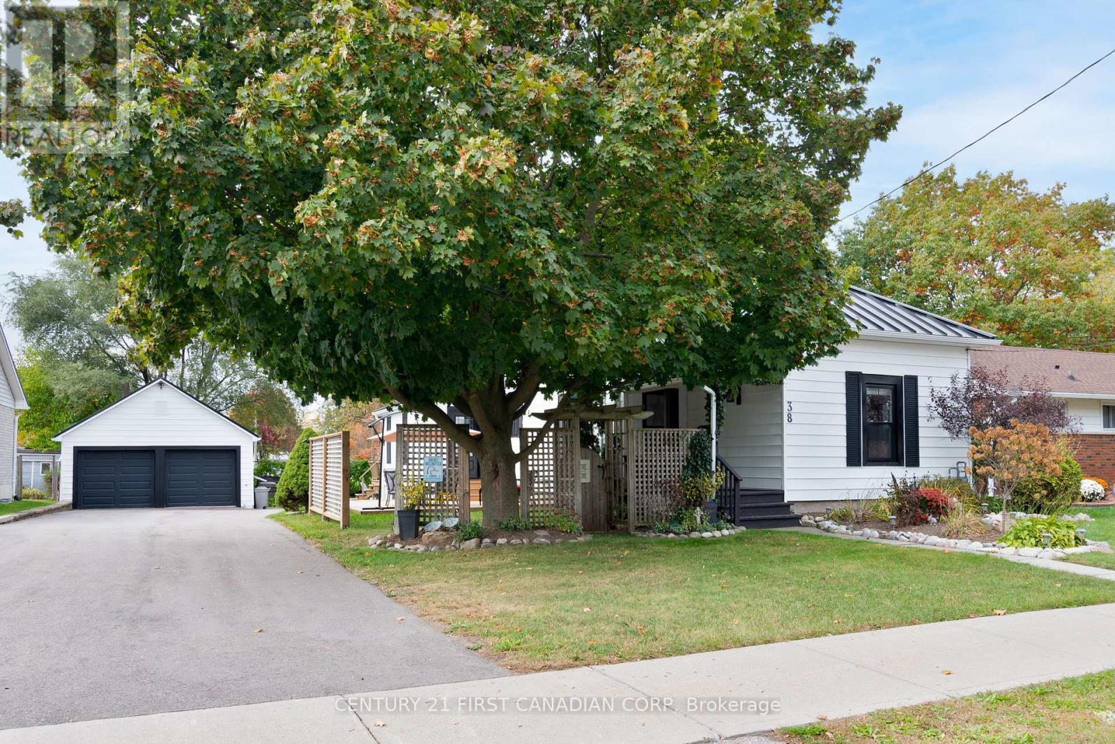 38 ST. ANDREW STREET, Aylmer, Ontario