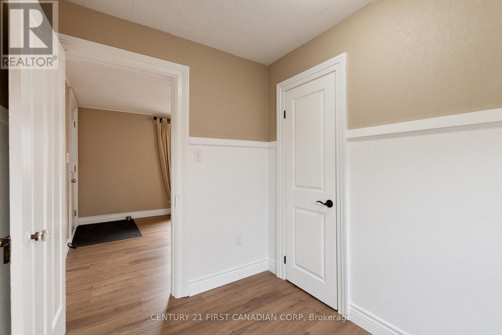38 St. Andrew Street, Aylmer, Ontario  N5H 2N1 - Photo 10 - X12474518