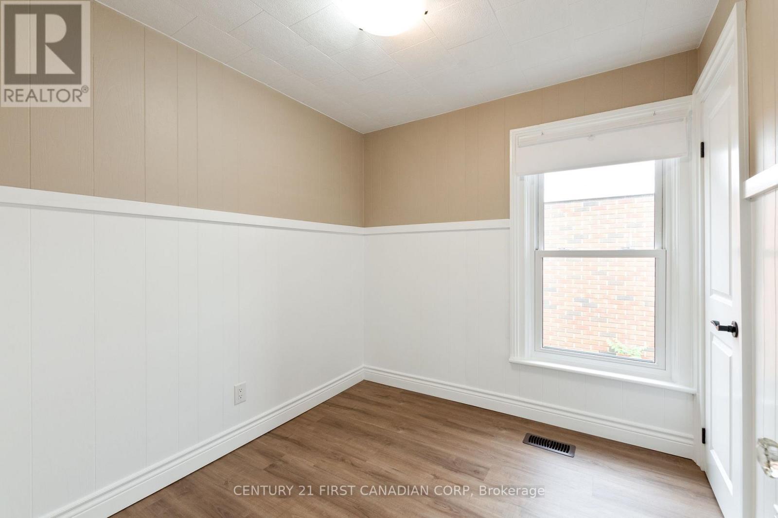 38 St. Andrew Street, Aylmer, Ontario  N5H 2N1 - Photo 11 - X12474518