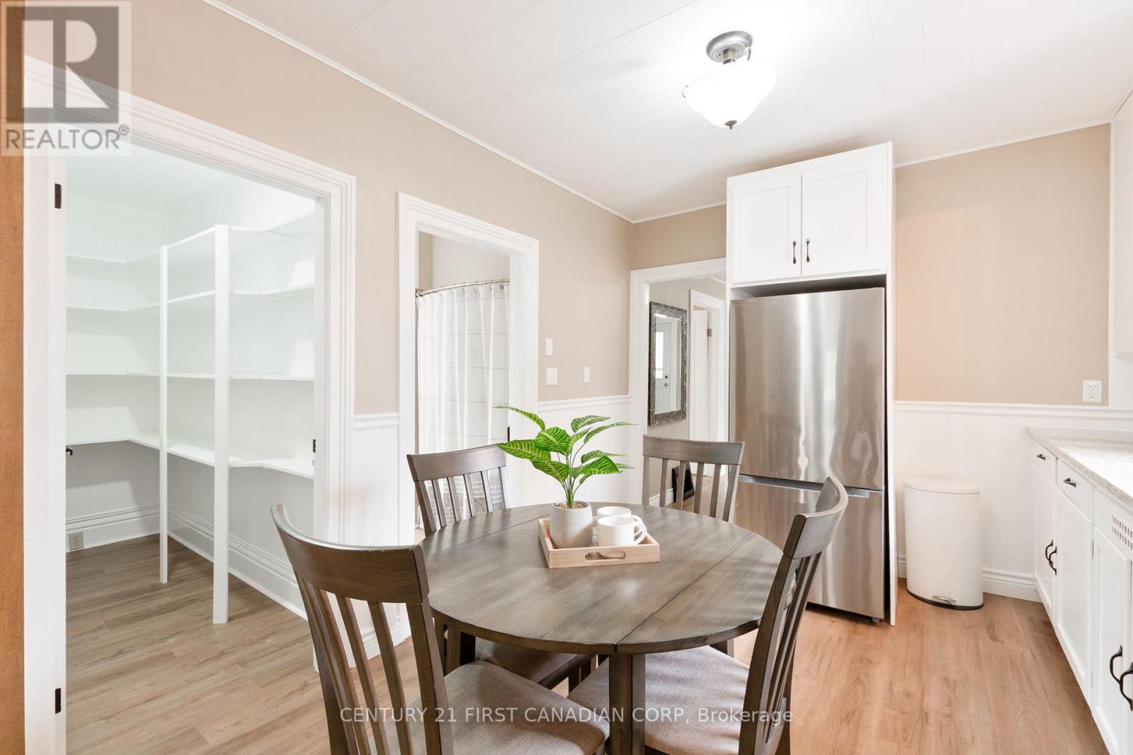 38 St. Andrew Street, Aylmer, Ontario  N5H 2N1 - Photo 17 - X12474518