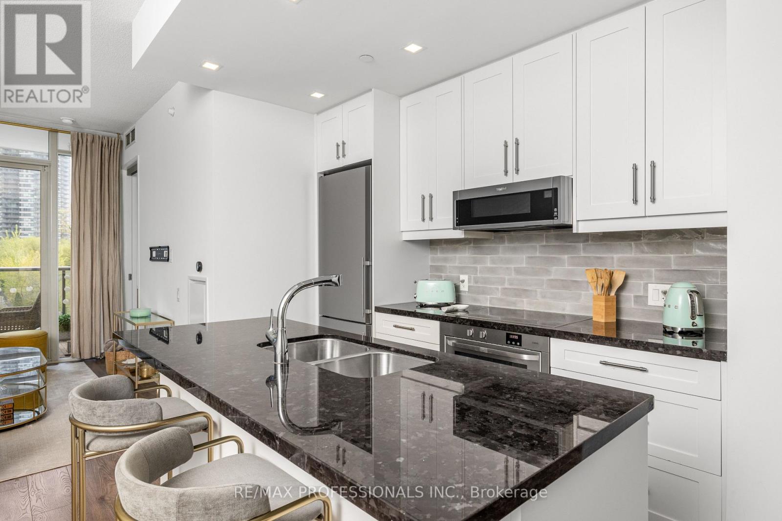 206 - 88 Park Lawn Road, Toronto, Ontario  M8Y 0B5 - Photo 9 - W12473172