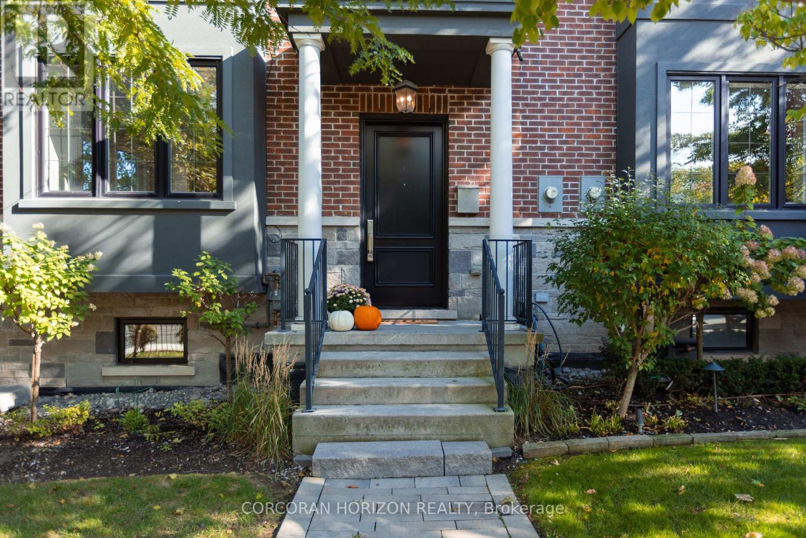 77 Rumsey Road, Toronto, Ontario  M4G 1N9 - Photo 2 - C12474474