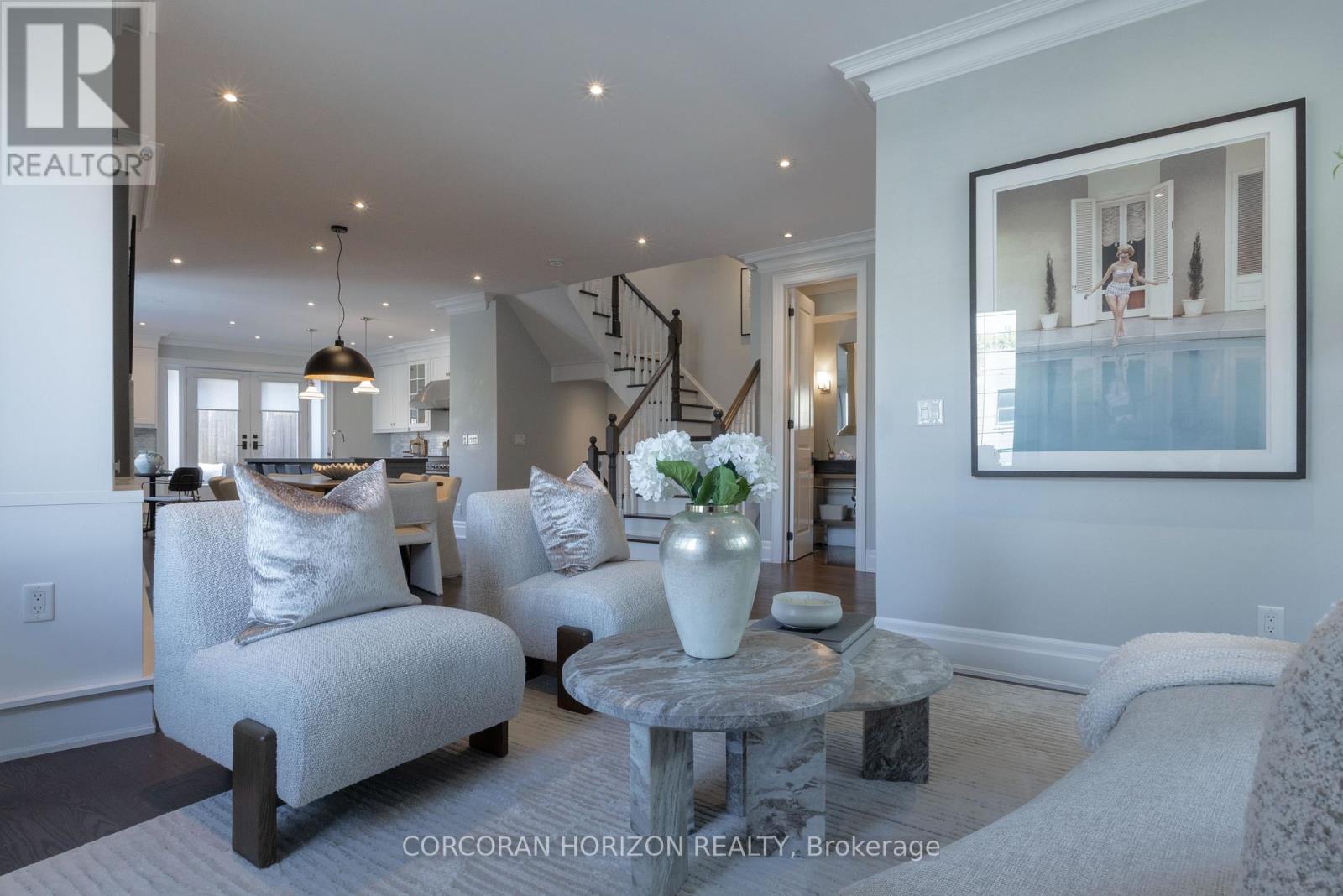 77 Rumsey Road, Toronto, Ontario  M4G 1N9 - Photo 6 - C12474474