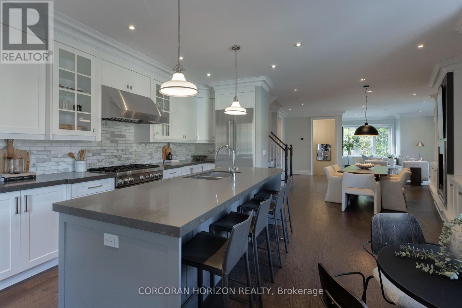 77 Rumsey Road, Toronto, Ontario  M4G 1N9 - Photo 9 - C12474474