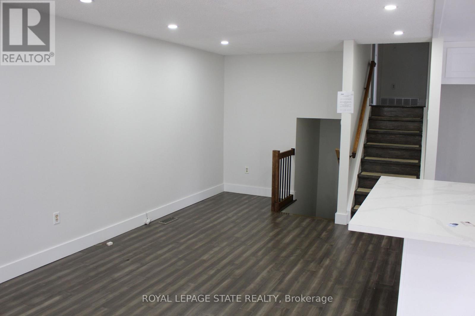 19 Cecelia Court, St. Catharines, Ontario  L2M 7R7 - Photo 2 - X12474355