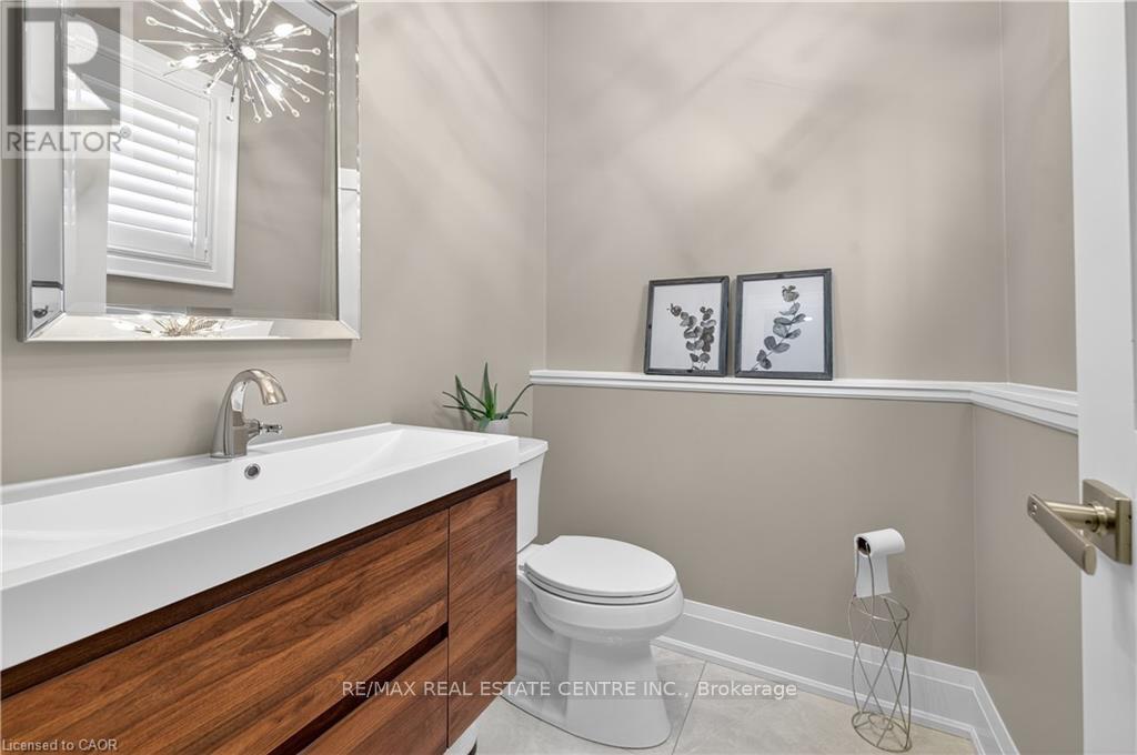 18 David Avenue, Hamilton, Ontario  L9A 3V1 - Photo 27 - X12474368