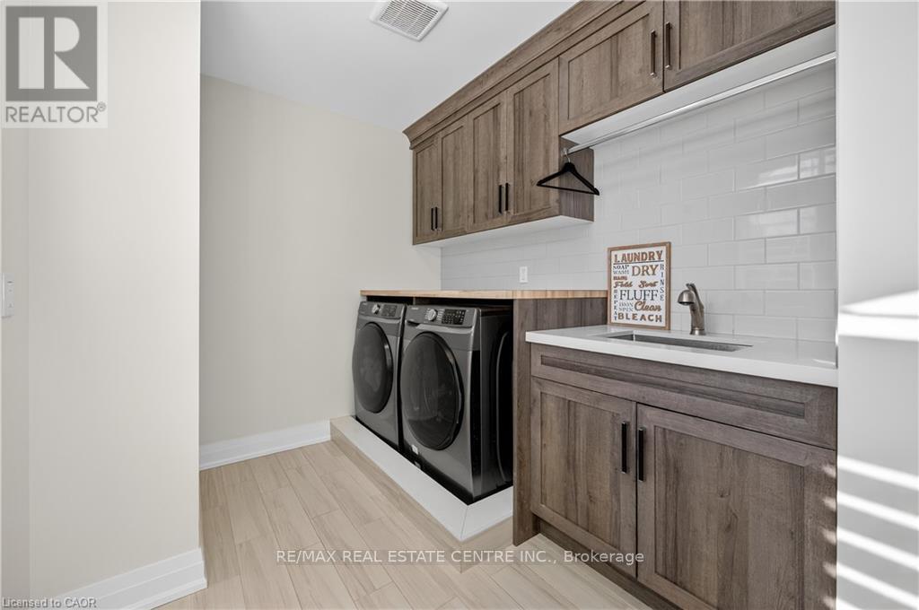 18 David Avenue, Hamilton, Ontario  L9A 3V1 - Photo 45 - X12474368
