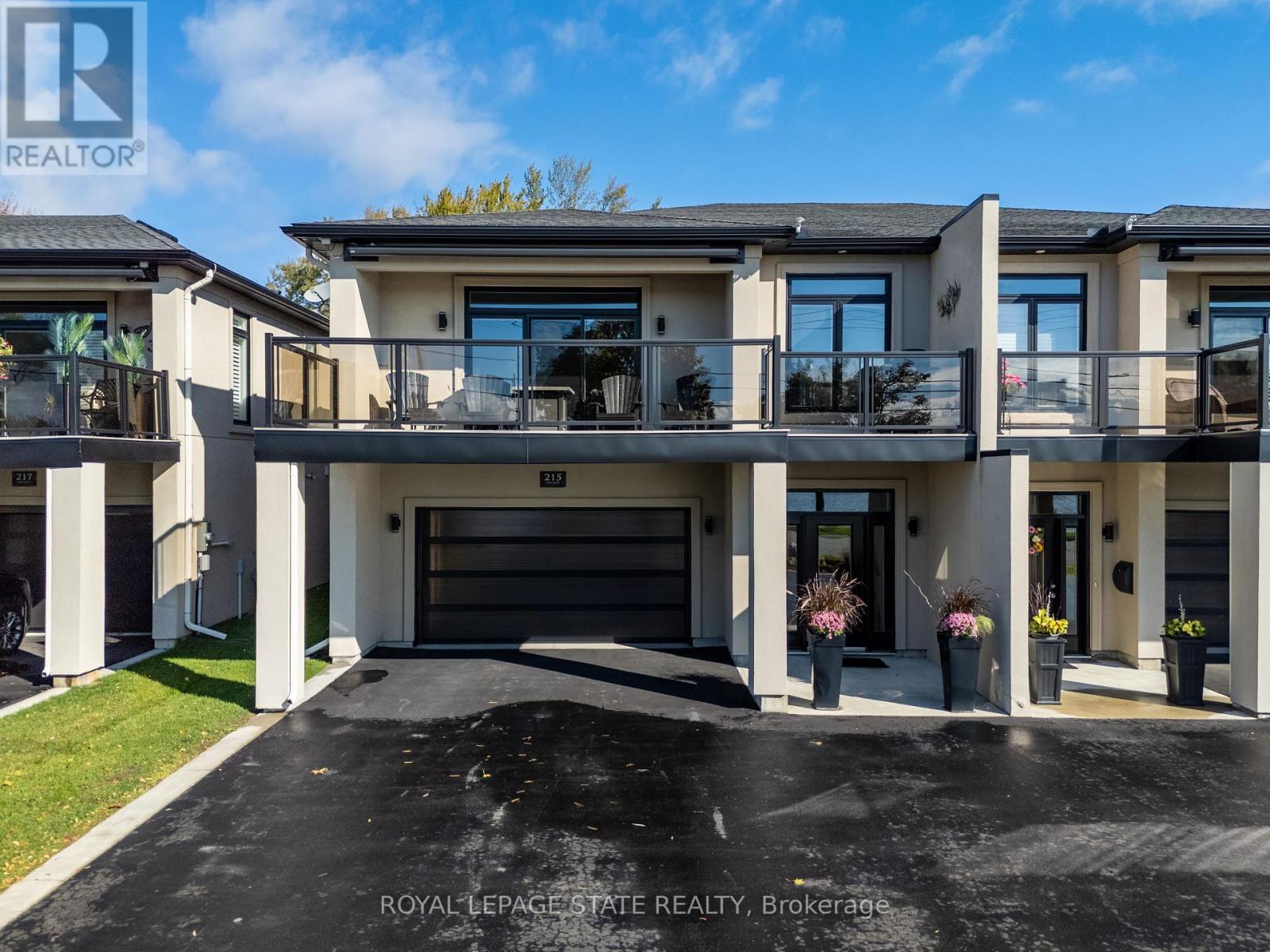 215 Main Street W, Haldimand, Ontario  N1A 1W2 - Photo 2 - X12474370