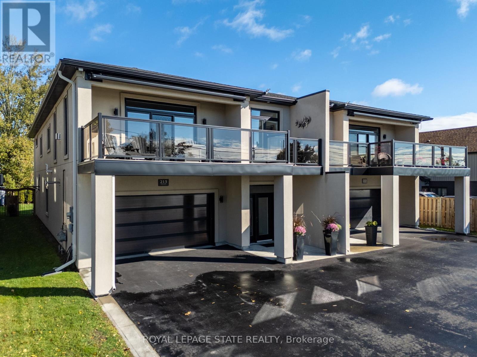 215 Main Street W, Haldimand, Ontario  N1A 1W2 - Photo 3 - X12474370