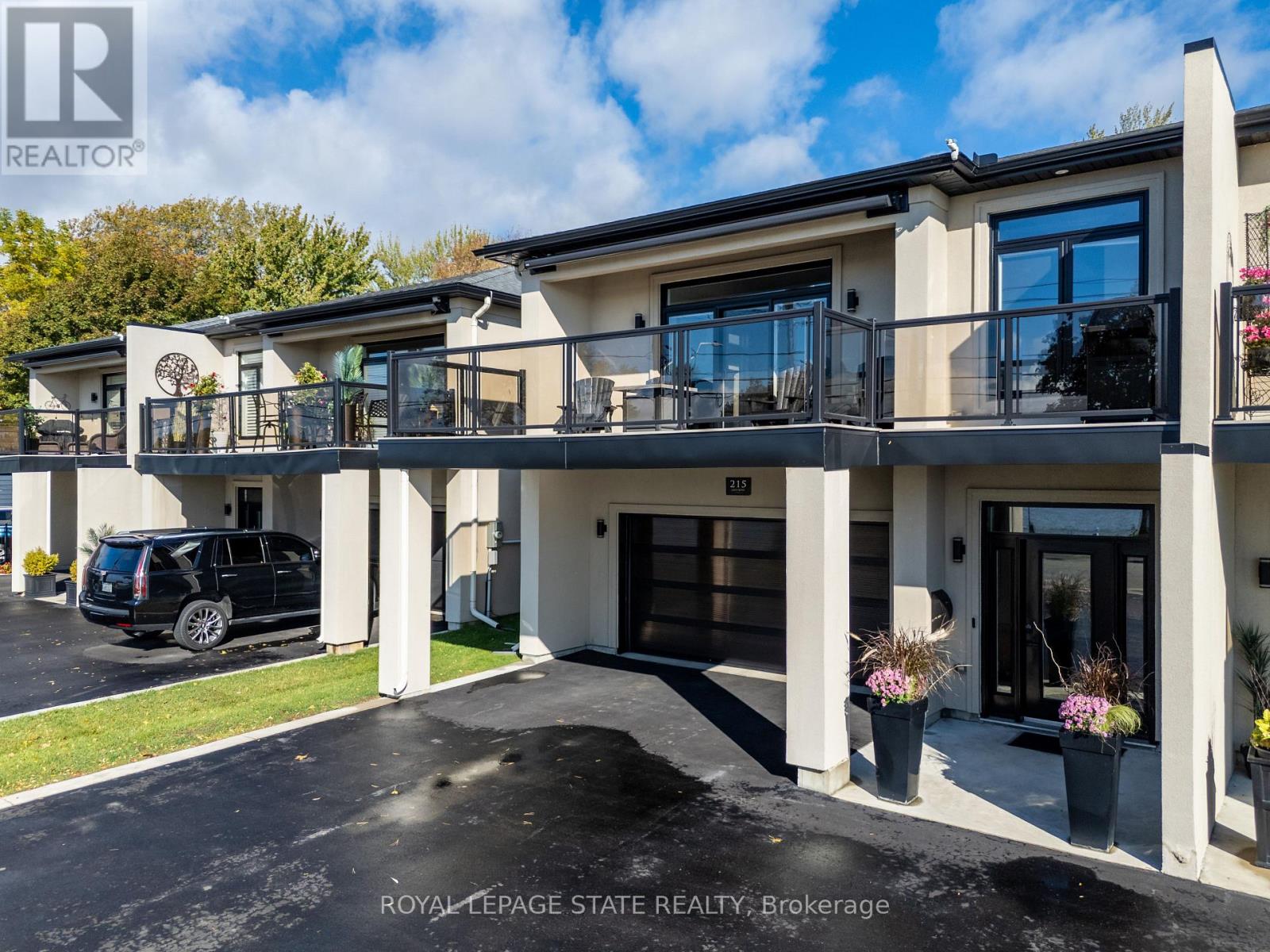 215 Main Street W, Haldimand, Ontario  N1A 1W2 - Photo 4 - X12474370