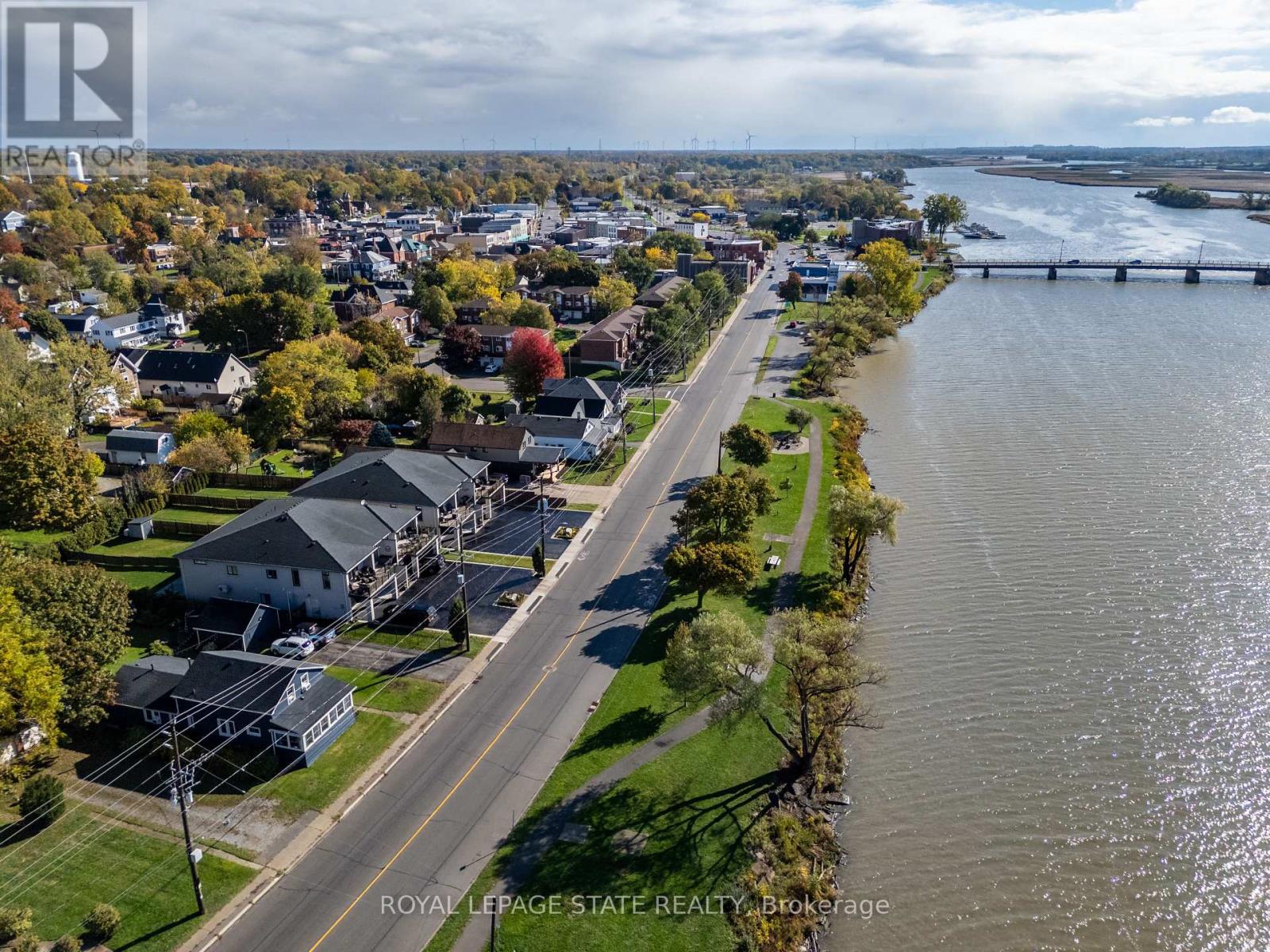 215 Main Street W, Haldimand, Ontario  N1A 1W2 - Photo 6 - X12474370