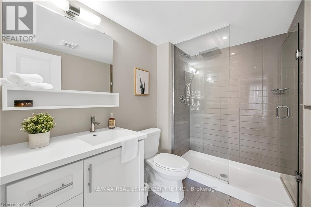 61 Esplanade Lane, Grimsby, Ontario  L3M 0H2 - Photo 22 - X12474442