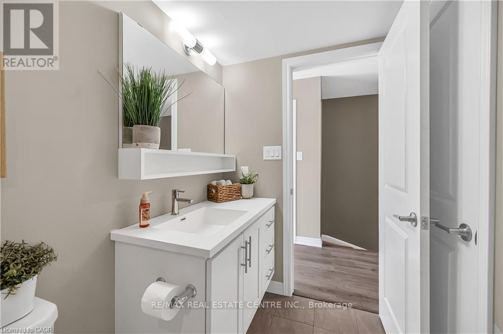 61 Esplanade Lane, Grimsby, Ontario  L3M 0H2 - Photo 28 - X12474442