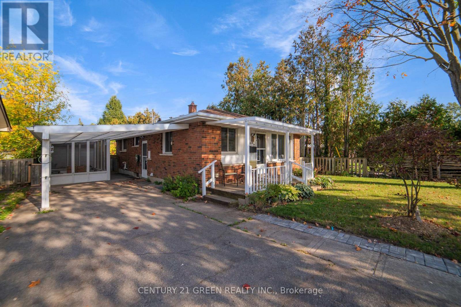 1676 Holley Crescent, Cambridge, Ontario  N3H 2S5 - Photo 3 - X12474055