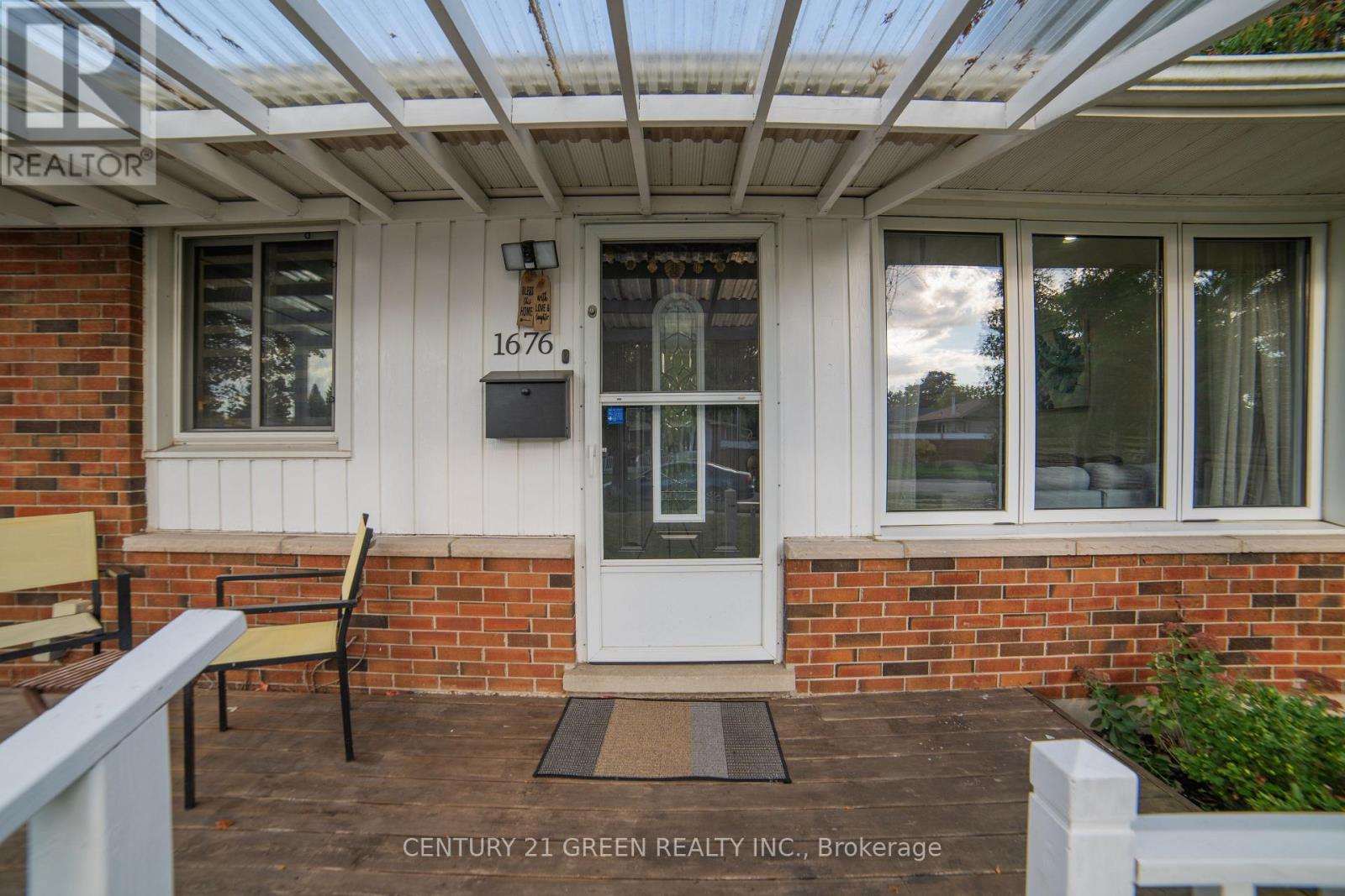 1676 Holley Crescent, Cambridge, Ontario  N3H 2S5 - Photo 2 - X12474055
