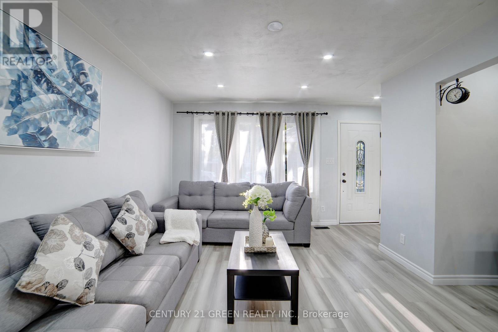 1676 Holley Crescent, Cambridge, Ontario  N3H 2S5 - Photo 6 - X12474055