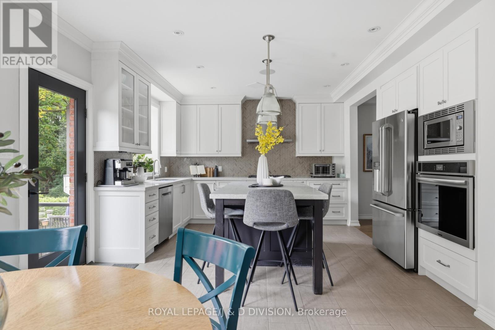 198 Glenview Avenue, Toronto, Ontario  M4R 1R3 - Photo 13 - C12473738