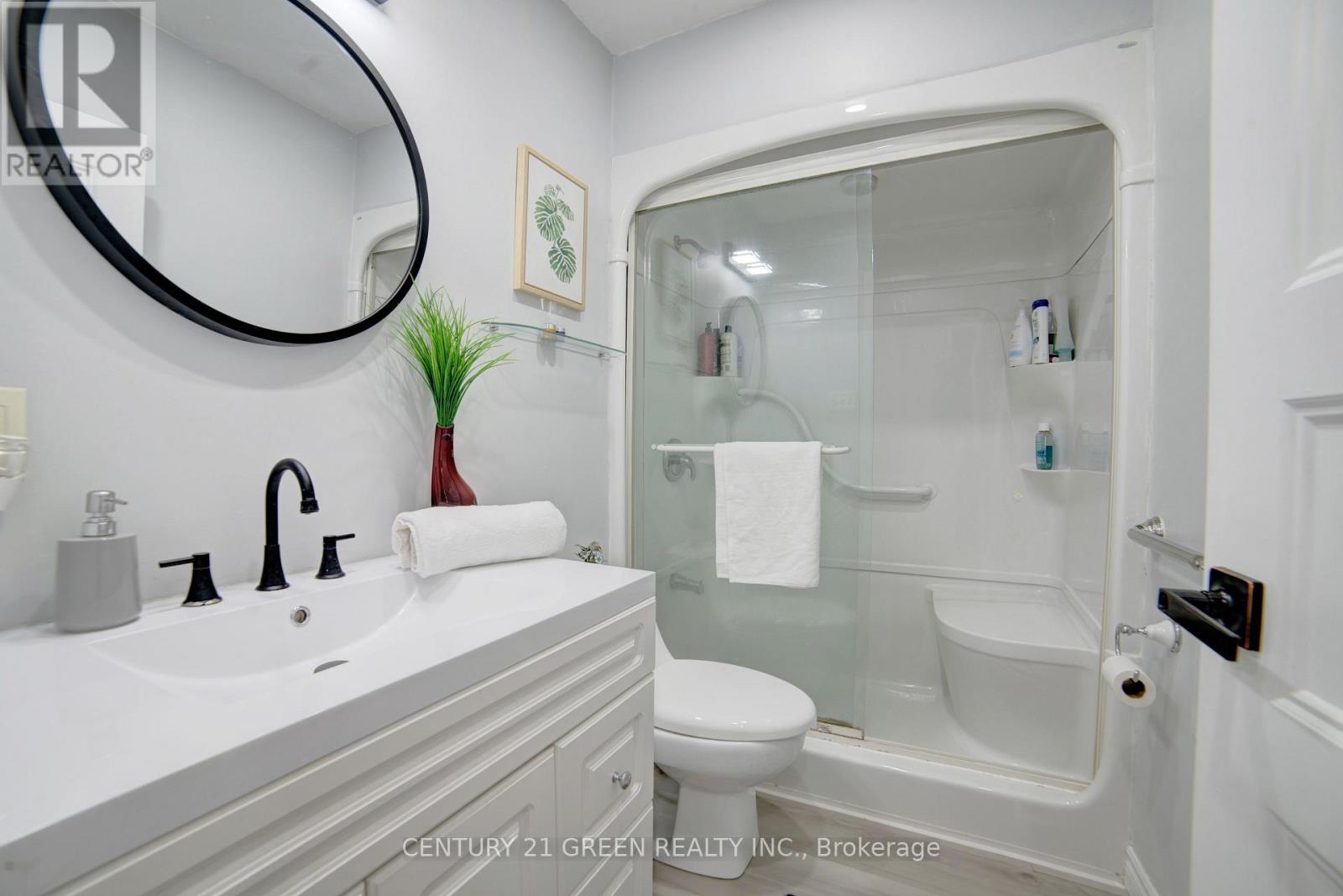 1676 Holley Crescent, Cambridge, Ontario  N3H 2S5 - Photo 11 - X12474055