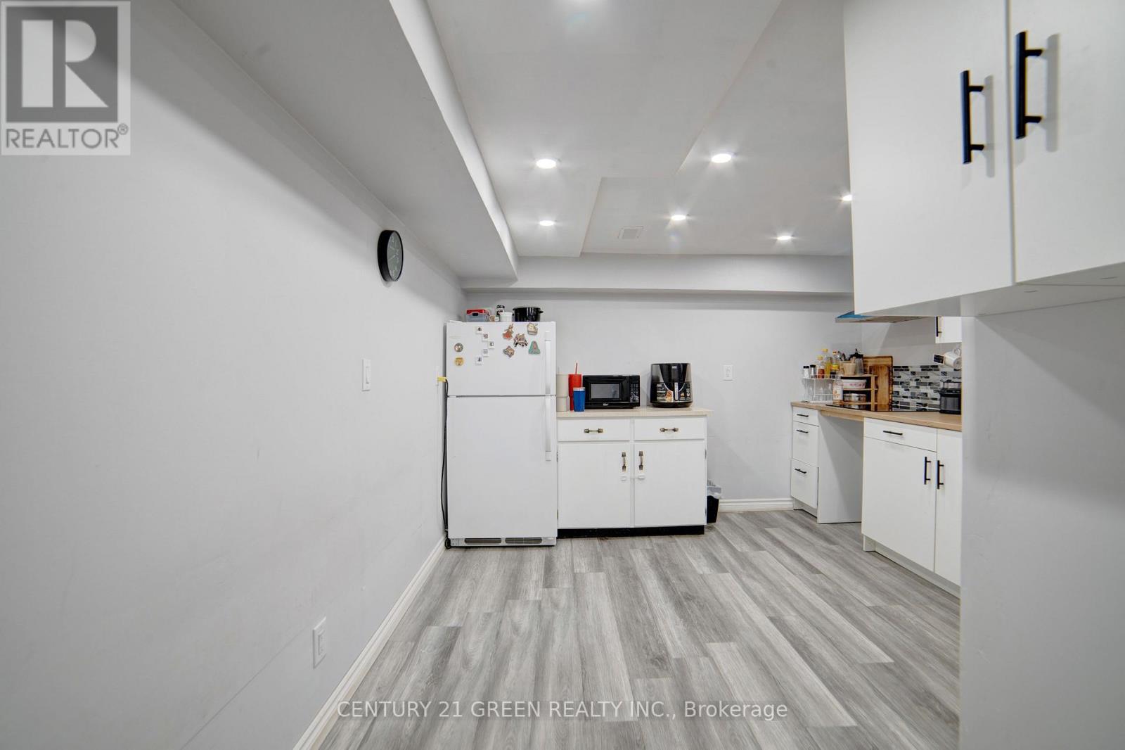 1676 Holley Crescent, Cambridge, Ontario  N3H 2S5 - Photo 22 - X12474055