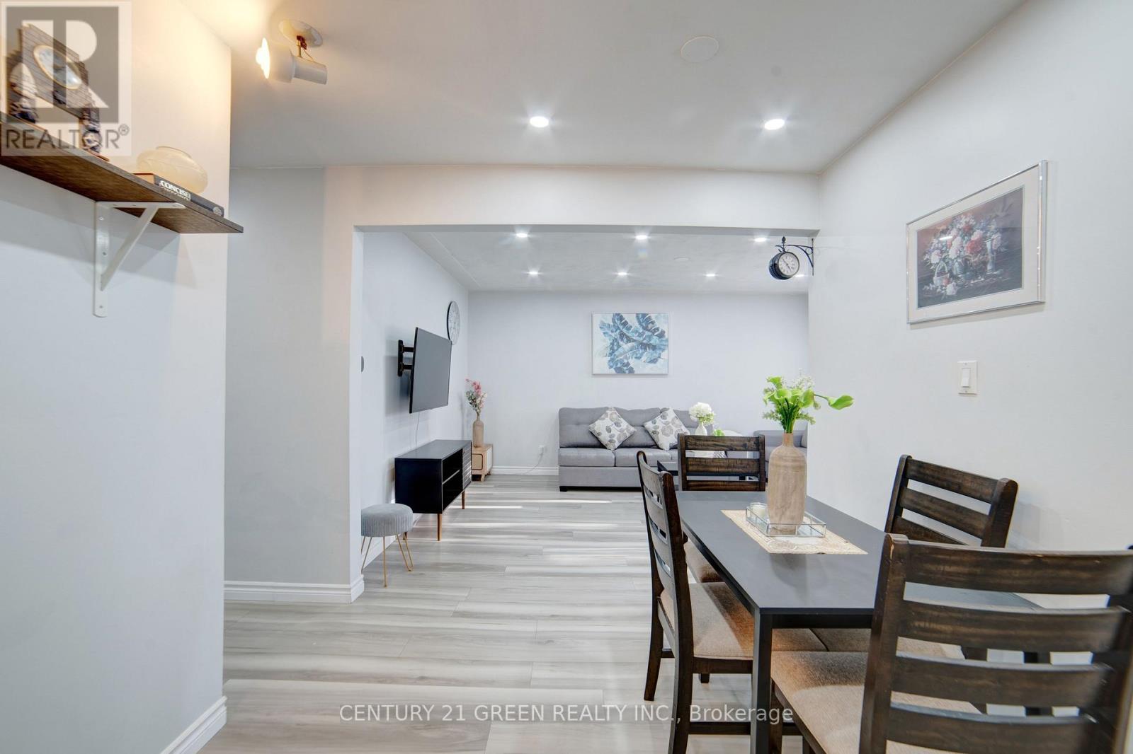 1676 Holley Crescent, Cambridge, Ontario  N3H 2S5 - Photo 8 - X12474055