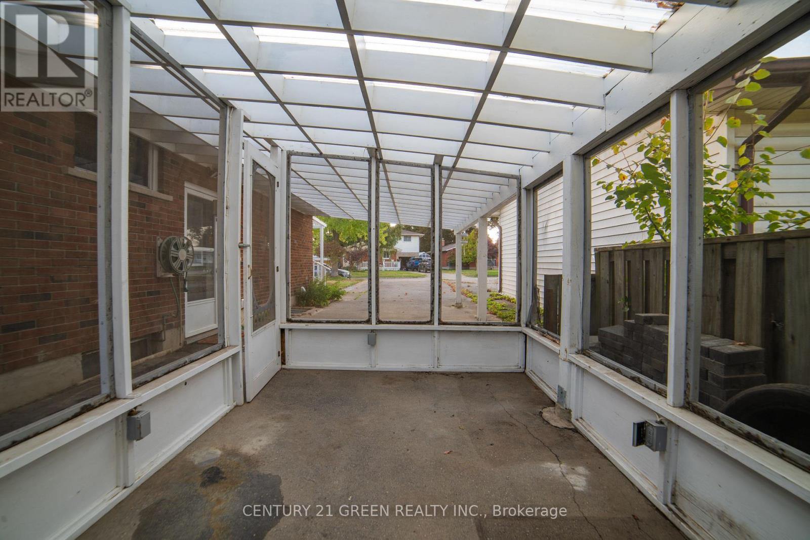 1676 Holley Crescent, Cambridge, Ontario  N3H 2S5 - Photo 36 - X12474055