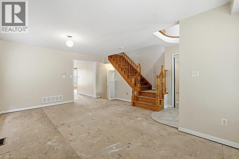5656 Rosaline Road, Burlington, Ontario  L7L 6T4 - Photo 6 - 40781150