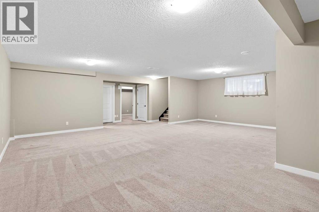 574 Sherwood Boulevard Nw, Calgary, Alberta  T3R 0R7 - Photo 38 - A2252427