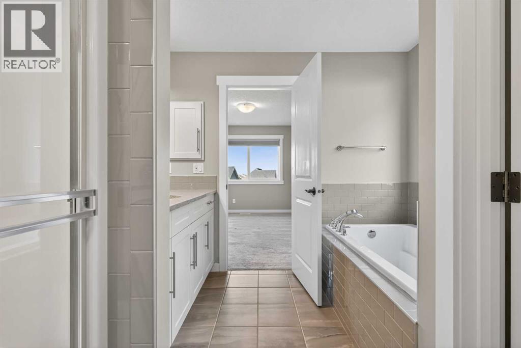 574 Sherwood Boulevard Nw, Calgary, Alberta  T3R 0R7 - Photo 28 - A2252427