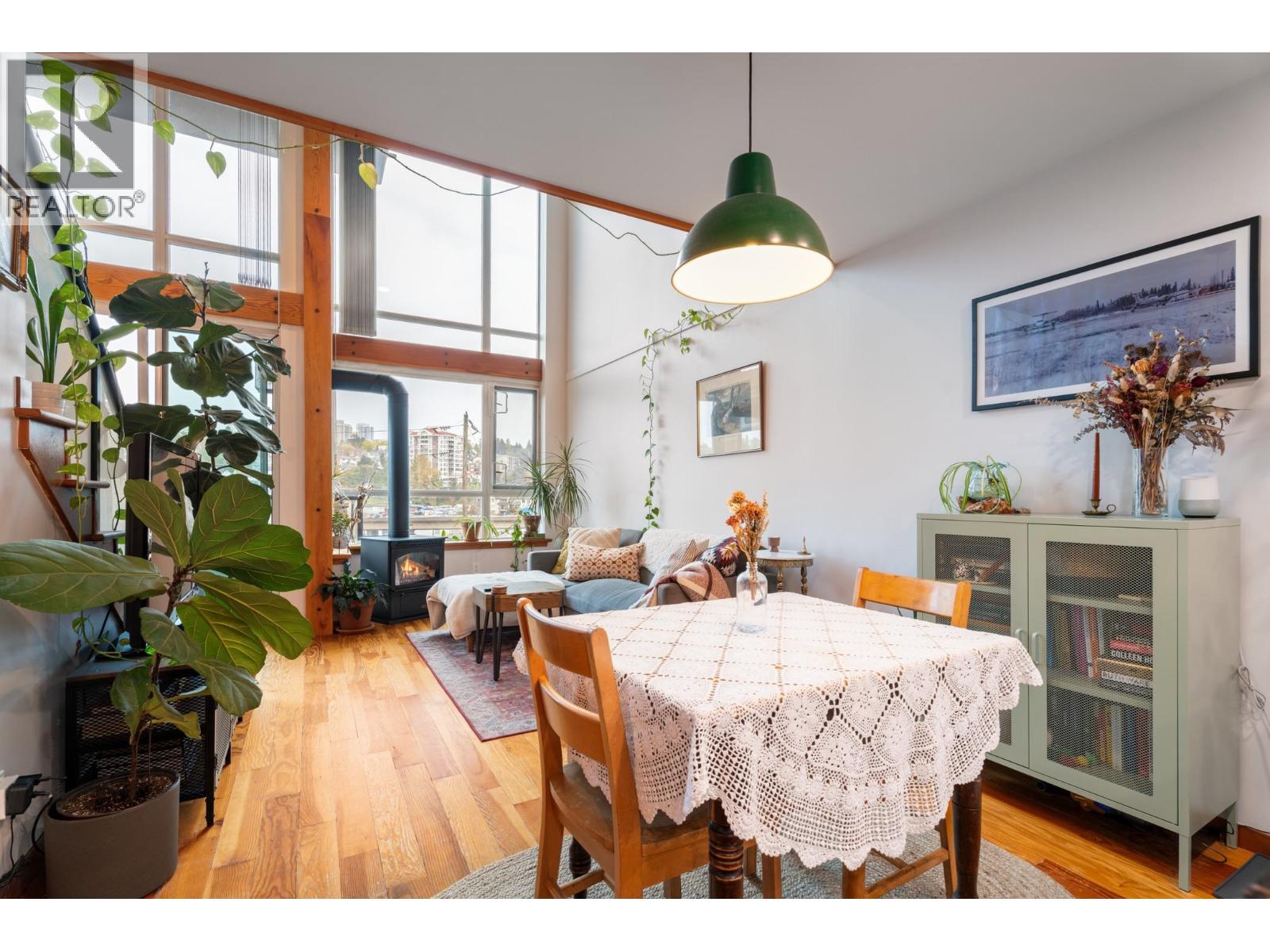 325 10 Renaissance Square, New Westminster, British Columbia  V3M 7B1 - Photo 6 - R3060530