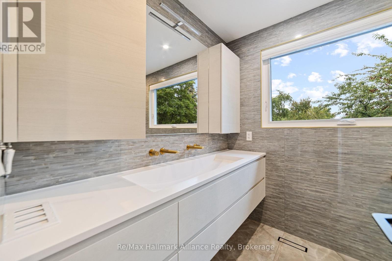 247 Willowridge Court, Oakville, Ontario  L6L 5J1 - Photo 24 - W12385351