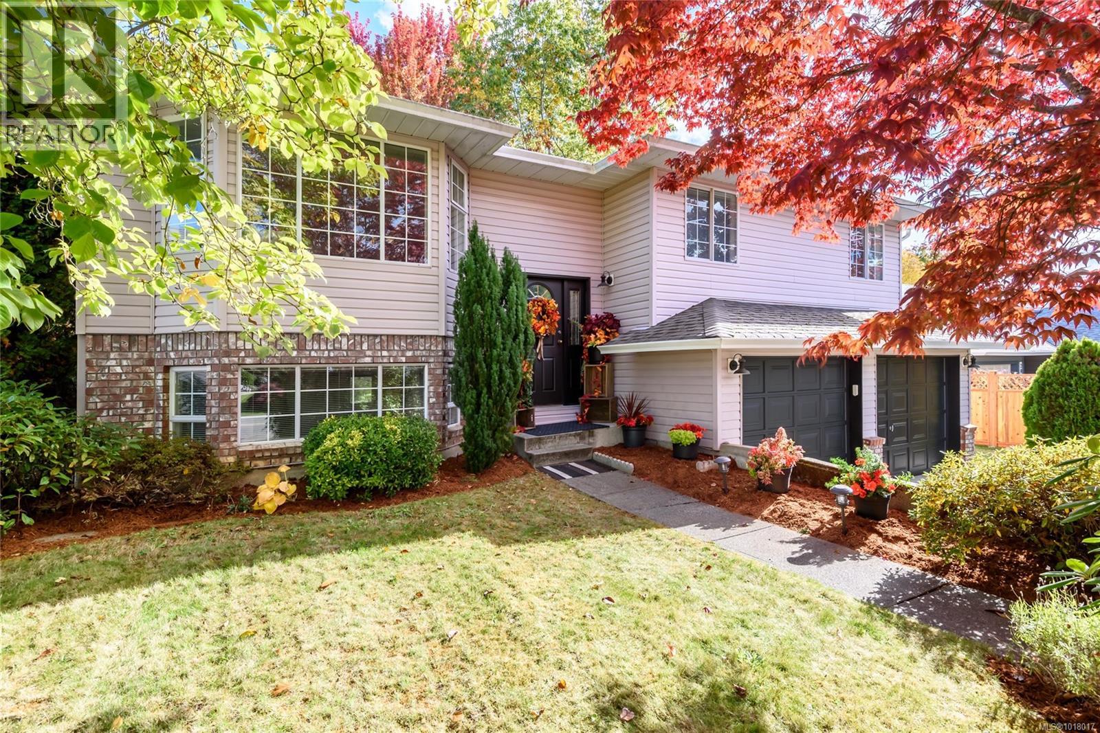 2043 Valley View Dr, Courtenay, British Columbia