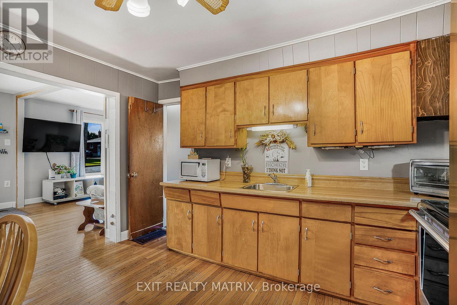 17 Victoria Street W, North Glengarry, Ontario  K0C 1A0 - Photo 11 - X12474505