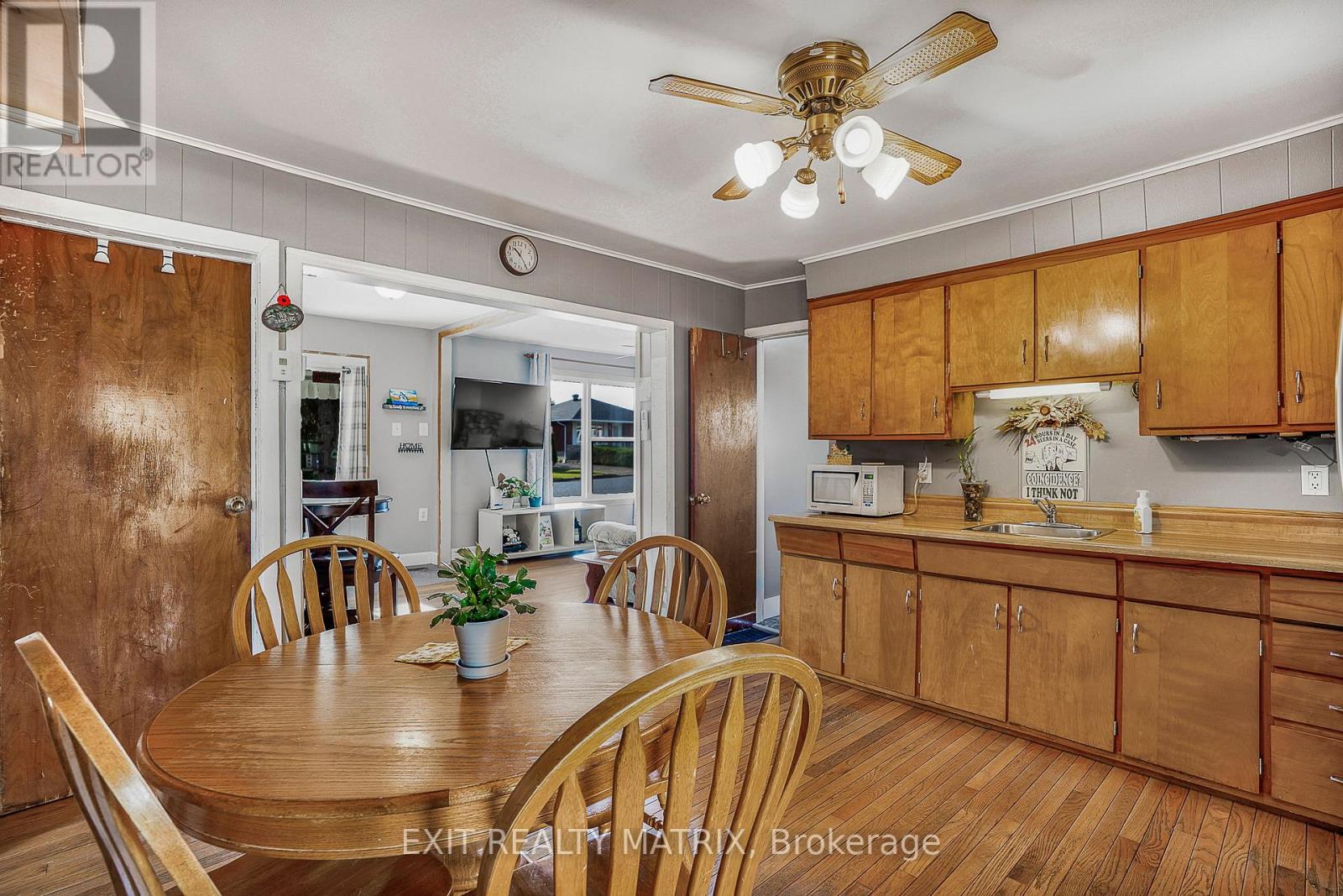 17 Victoria Street W, North Glengarry, Ontario  K0C 1A0 - Photo 12 - X12474505