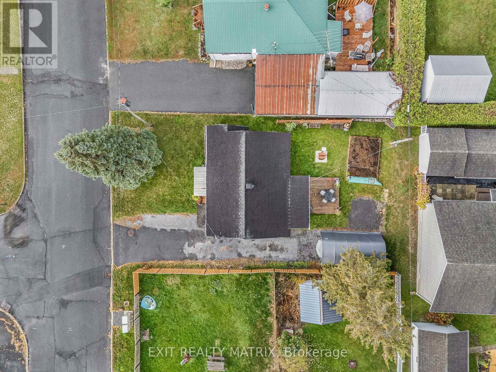 17 Victoria Street W, North Glengarry, Ontario  K0C 1A0 - Photo 32 - X12474505