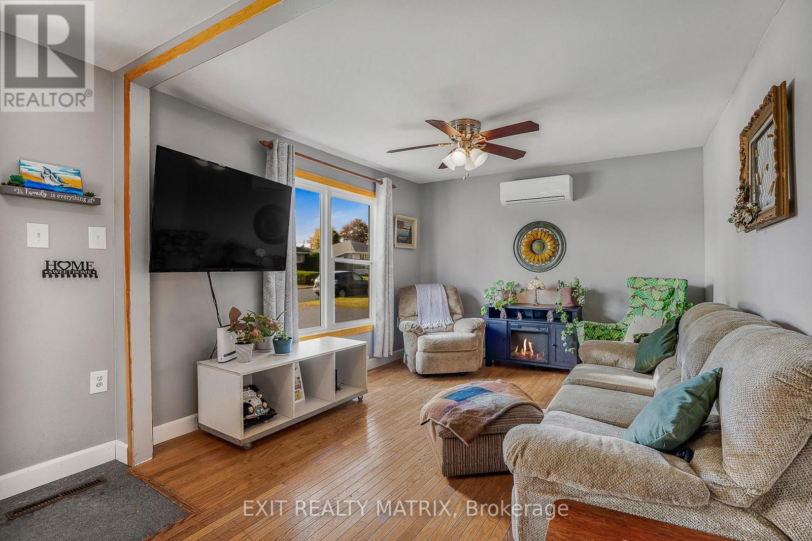 17 Victoria Street W, North Glengarry, Ontario  K0C 1A0 - Photo 4 - X12474505