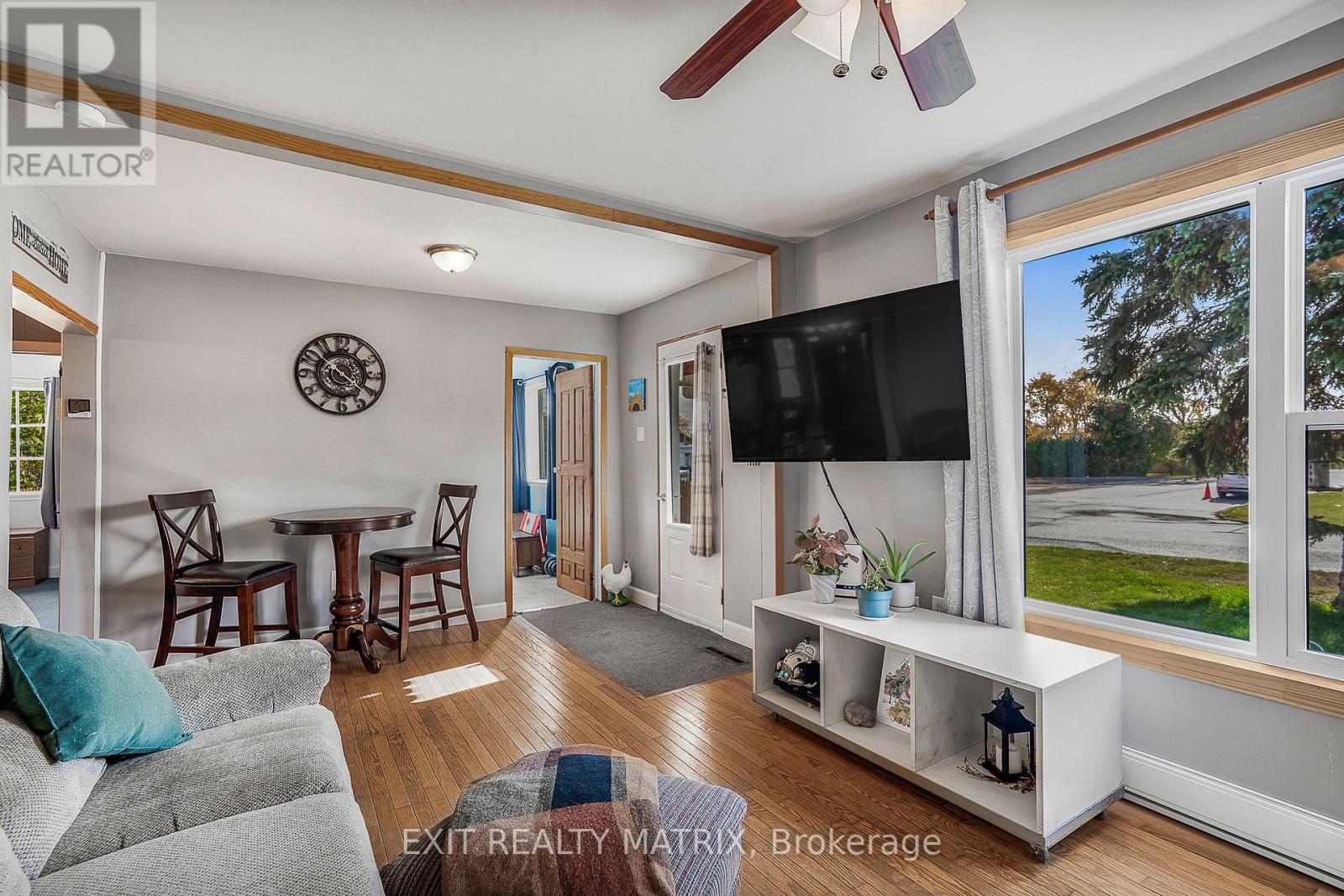 17 Victoria Street W, North Glengarry, Ontario  K0C 1A0 - Photo 8 - X12474505