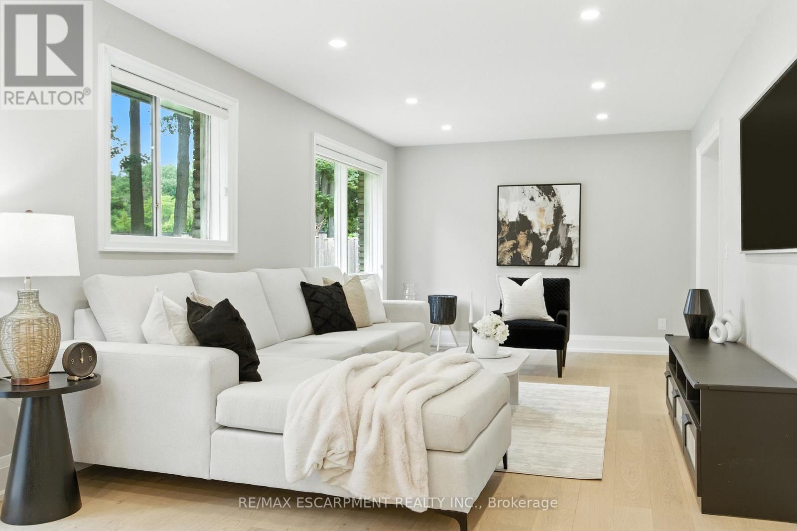 1245 Bramblewood Lane, Mississauga, Ontario  L5H 1L9 - Photo 12 - W12474132